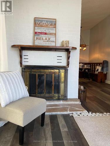 17 Poplar Crescent, Ramara, ON - Indoor With Fireplace