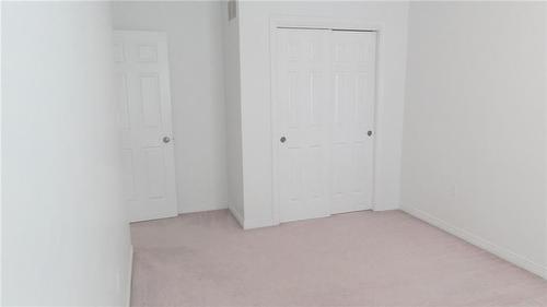 41 Blue Mountain Drive, Stoney Creek, ON - Indoor Photo Showing Other Room