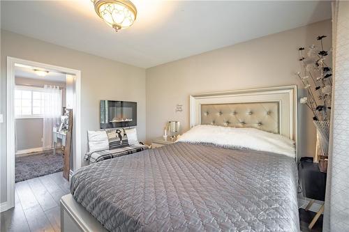 1090 Niagara Stone Road, Niagara-On-The-Lake, ON - Indoor Photo Showing Bedroom