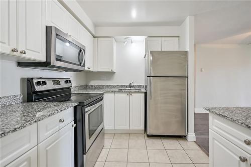 276 Eiwo Court|Unit #101, Waterloo, ON - Indoor Photo Showing Kitchen With Upgraded Kitchen