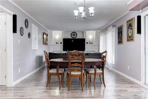 144 Solomon Crescent, Hamilton, ON - Indoor Photo Showing Dining Room