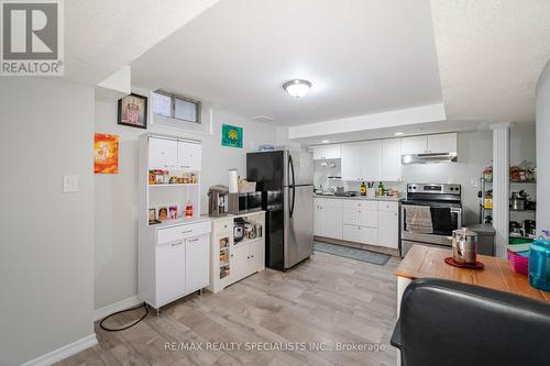2550 Wickham Rd, Mississauga, ON - Indoor Photo Showing Kitchen