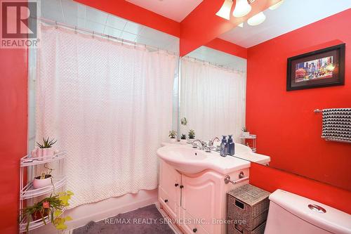 3 Brookdale Cres, Brampton, ON - Indoor Photo Showing Bathroom