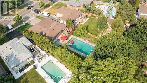 3522 The Credit Woodlands, Mississauga, ON - Outdoor With In Ground Pool With View