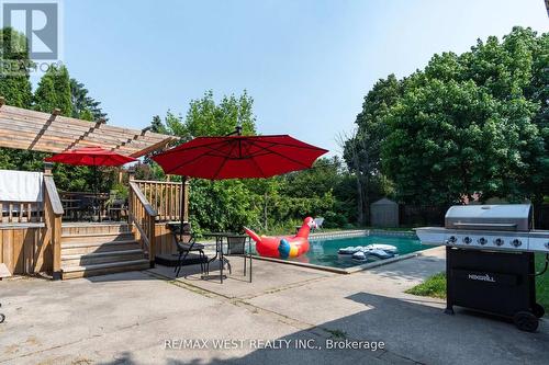 3522 The Credit Woodlands, Mississauga, ON - Outdoor