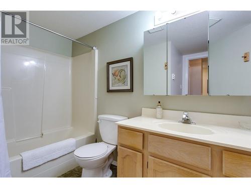 2477 Ingram Road Unit# 104, West Kelowna, BC - Indoor Photo Showing Bathroom