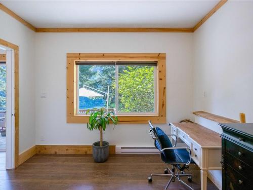 1713 Falcon Heights Rd, Langford, BC - Indoor Photo Showing Office