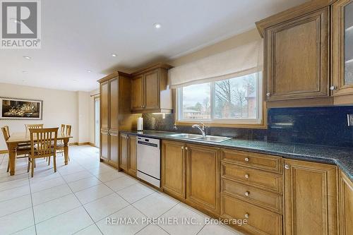 136 Villa Park Drive, Vaughan, ON - Indoor Photo Showing Kitchen With Double Sink