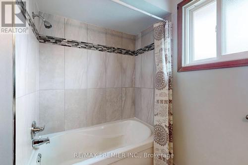 136 Villa Park Drive, Vaughan, ON - Indoor Photo Showing Bathroom