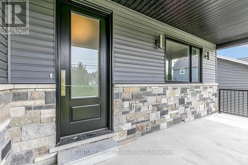 18 Lakeshore Rd, Wasaga Beach, ON - Outdoor With Exterior