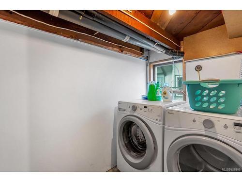 1652 Begbie St, Victoria, BC - Indoor Photo Showing Laundry Room
