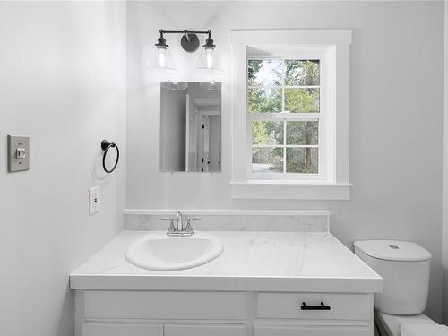 390 Fourneau Way, Parksville, BC - Indoor Photo Showing Bathroom