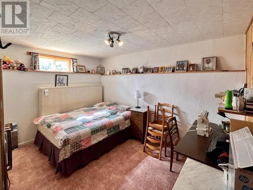 7115 Connie Road, Bridge Lake, BC - Indoor Photo Showing Bedroom
