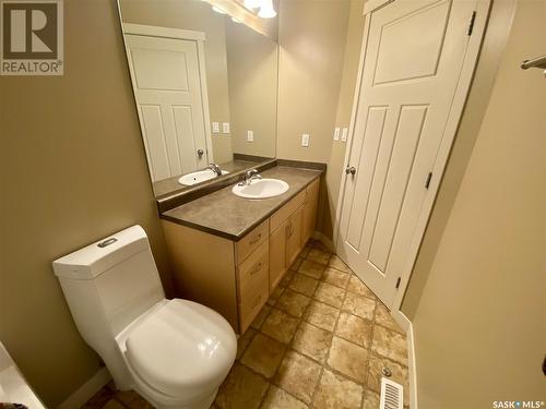 31 701 Mcintosh Street E, Swift Current, SK - Indoor Photo Showing Bathroom