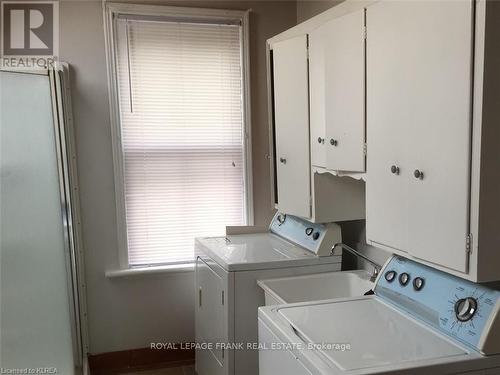 #1&2 -5 Sussex St N, Kawartha Lakes, ON - Indoor Photo Showing Laundry Room