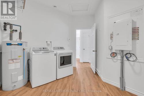 #304 -300 Croft St, Port Hope, ON - Indoor Photo Showing Laundry Room