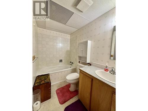 1950 27 Avenue Ne, Salmon Arm, BC - Indoor Photo Showing Bathroom