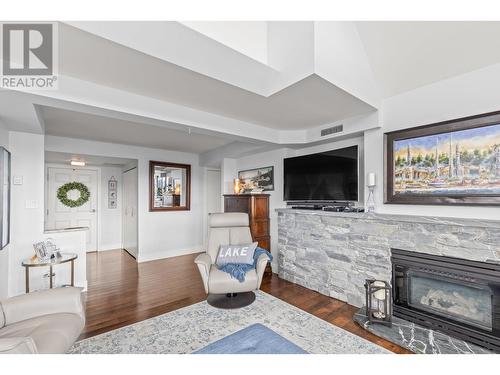 1160 Sunset Drive Unit# 1502, Kelowna, BC - Indoor Photo Showing Living Room With Fireplace