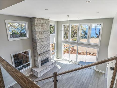 3560 Bonnie Dr, Nanaimo, BC - Indoor With Fireplace