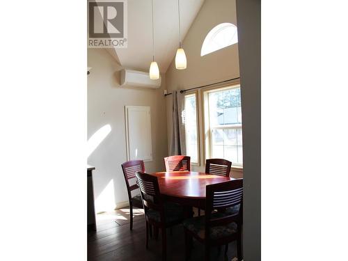 427 Hummingbird Avenue, Vernon, BC - Indoor Photo Showing Dining Room