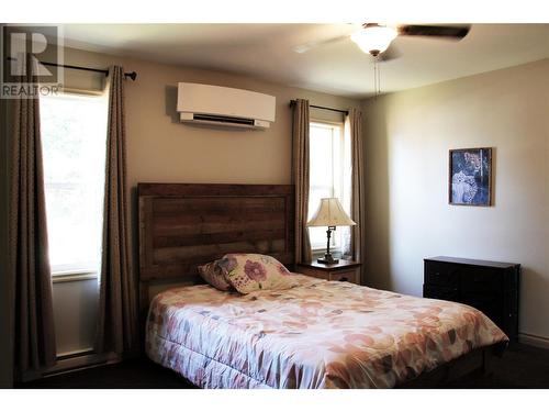 427 Hummingbird Avenue, Vernon, BC - Indoor Photo Showing Bedroom