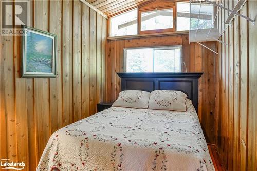 Middle Bedroom - 5335 Claresbridge Lane, Washago, ON - Indoor Photo Showing Bedroom