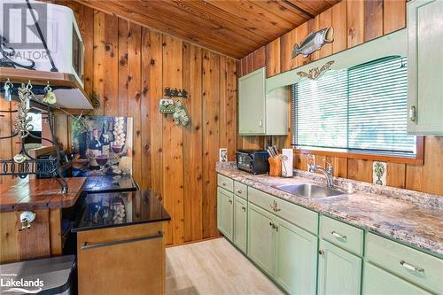 5335 Claresbridge Lane, Washago, ON - Indoor Photo Showing Kitchen