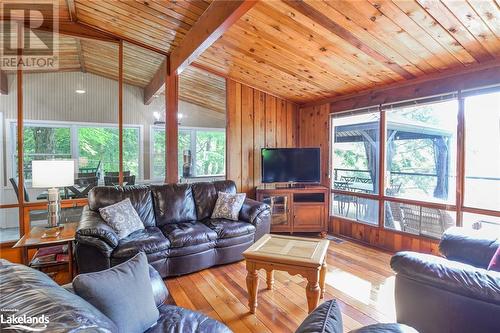 5335 Claresbridge Lane, Washago, ON - Indoor Photo Showing Living Room