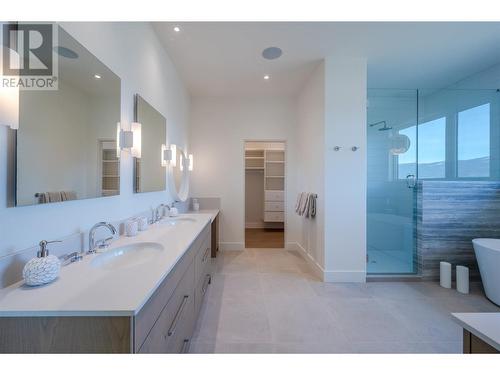 17579 Sanborn Street, Summerland, BC - Indoor Photo Showing Bathroom