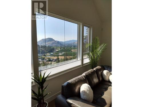 17579 Sanborn Street, Summerland, BC - Indoor Photo Showing Other Room