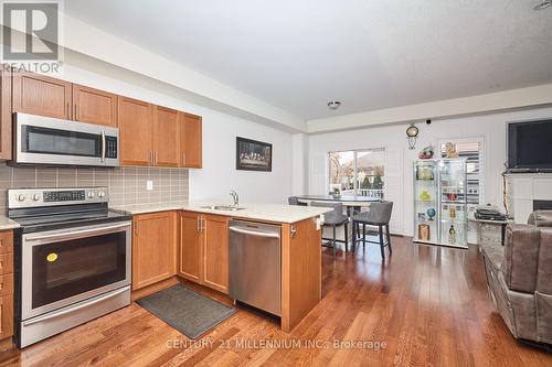 4444 Saw Mill Drive, Niagara Falls, ON - Indoor Photo Showing Kitchen