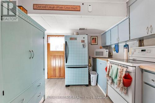 18 Third St, Kawartha Lakes, ON - Indoor Photo Showing Kitchen