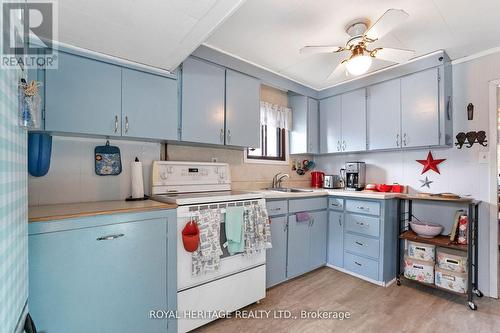 18 Third St, Kawartha Lakes, ON - Indoor Photo Showing Kitchen