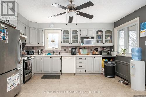 595 River Rd S, Peterborough, ON - Indoor Photo Showing Kitchen