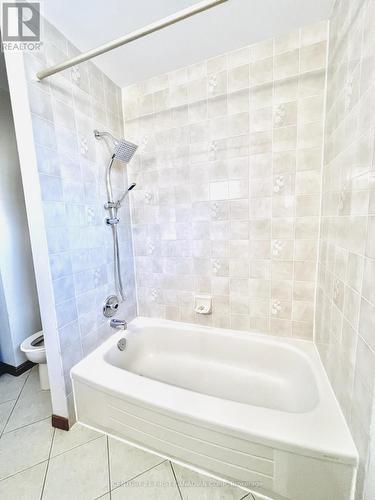 63 Golfdale Crescent, London, ON - Indoor Photo Showing Bathroom