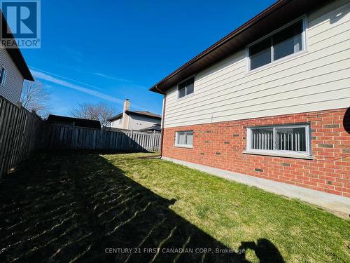 63 Golfdale Cres, London, ON - Outdoor With Exterior