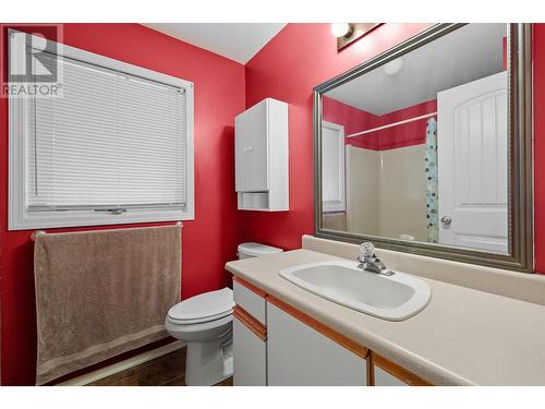 10943 Eva Road, Lake Country, BC - Indoor Photo Showing Bathroom