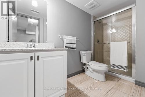 #102 -321 Spruce St, Waterloo, ON - Indoor Photo Showing Bathroom