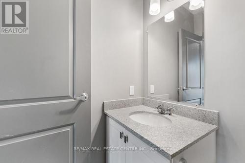 102 - 321 Spruce Street, Waterloo, ON - Indoor Photo Showing Bathroom
