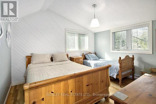 283 Cedar Avenue E, Meaford, ON - Indoor Photo Showing Bedroom