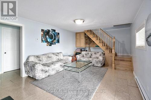 283 Cedar Avenue E, Meaford, ON - Indoor Photo Showing Living Room