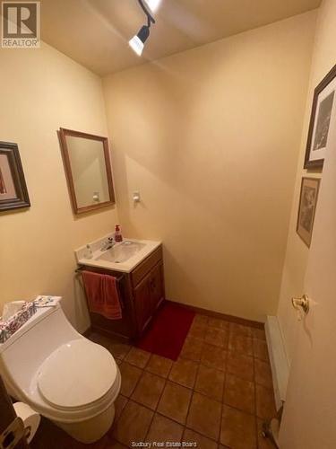 399 Brenda Drive, Sudbury, ON - Indoor Photo Showing Bathroom
