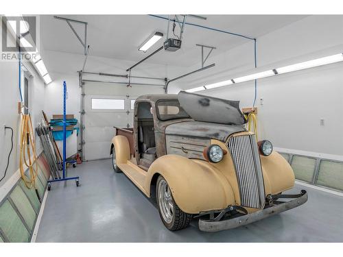 9474 Buchanan Road, Coldstream, BC - Indoor Photo Showing Garage