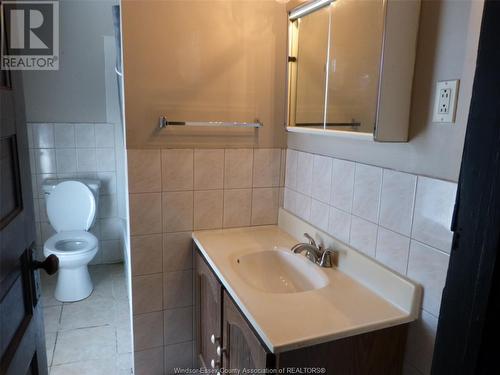 40 Askew Street, Leamington, ON - Indoor Photo Showing Bathroom