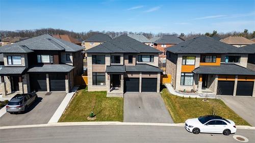 7 Lightfeather Place, Ancaster, ON - Outdoor With Facade