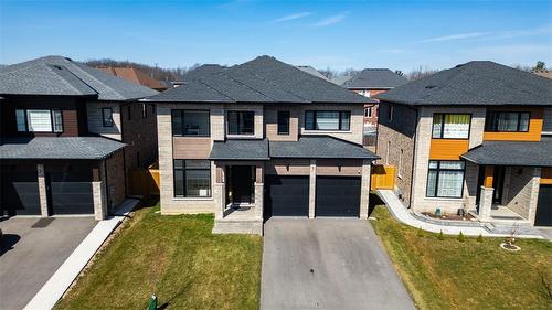 7 Lightfeather Place, Ancaster, ON - Outdoor With Facade