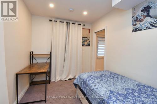 148 Crosthwaite Ave N, Hamilton, ON - Indoor Photo Showing Bedroom