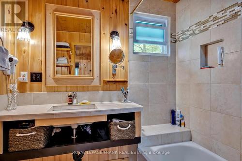 54 Fire Route 17, North Kawartha, ON - Indoor Photo Showing Bathroom