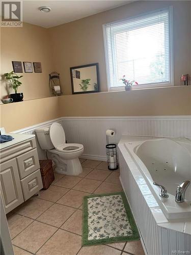 306 Westmorland Road, Saint John, NB - Indoor Photo Showing Bathroom