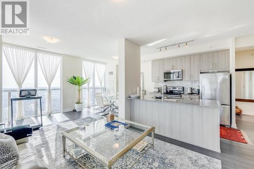 #4002 -3975 Grand Park Dr, Mississauga, ON - Indoor Photo Showing Kitchen
